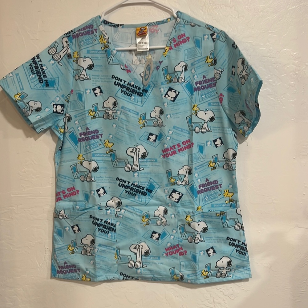 Peanuts Snoopy Women’s Small Medical Nurse Scrub Top size S